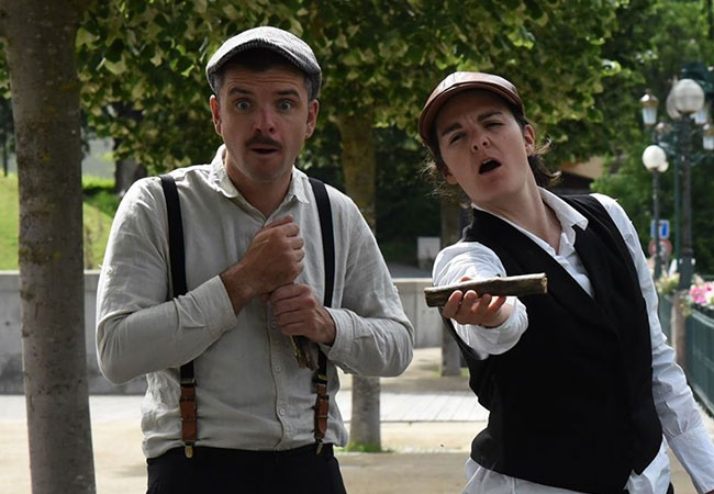 Simone et Sylvain En Visite Simone comédien et guide touristique